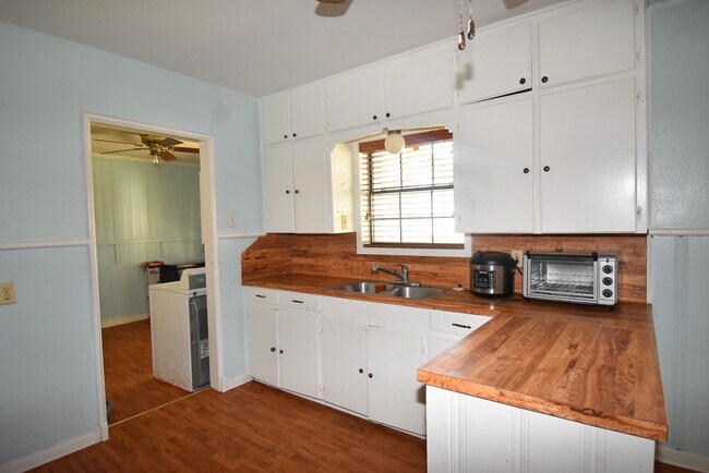 Foto del edificio - 3217 13th St