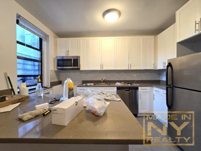 Primary Photo - 1 bedroom in SUNNYSIDE NY 11104