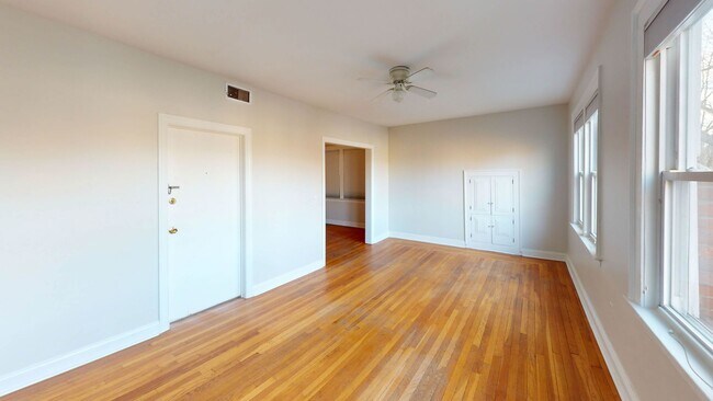 Building Photo - Renovated 2 Bedroom Apartment in Wooster Square!