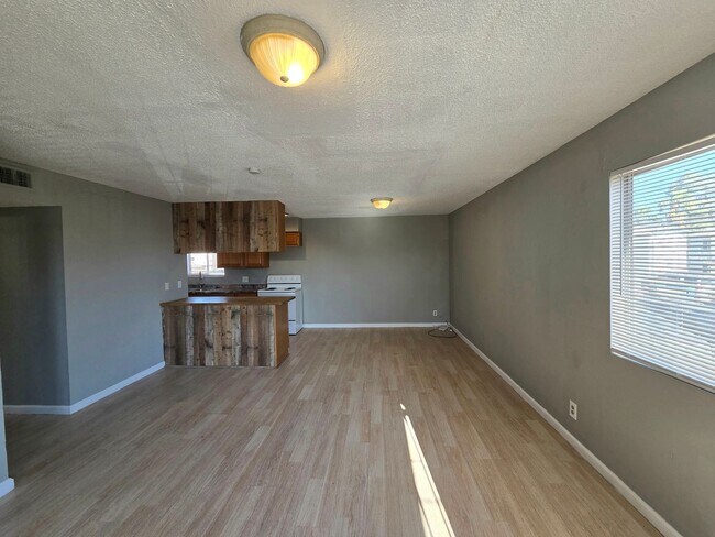 Foto del edificio - 833 N Bruce St