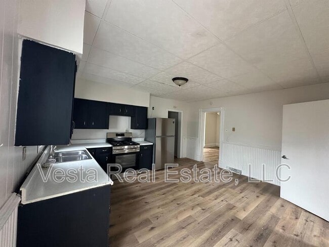 Foto del edificio - 1211 W Market St