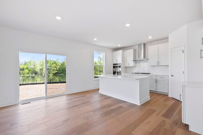 Building Photo - 117 Hedgerow Dr