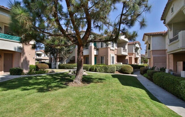 Foto del edificio - Beautiful Rancho San Diego Condo!