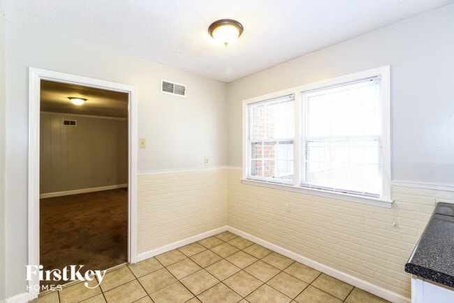 Building Photo - 2941 E Glengarry Rd