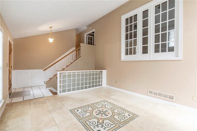 Foto del edificio - 131 Arrowood Ln