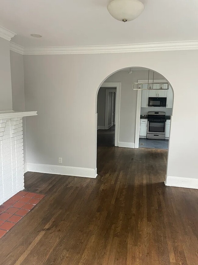 Building Photo - Woodbourne