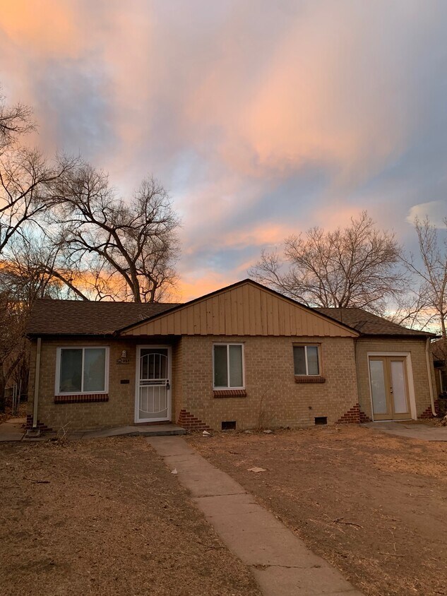 427 S Zuni St, Denver, CO 80223 House for Rent in Denver, CO