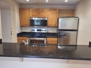 Building Photo - 8180 Geneva Ct