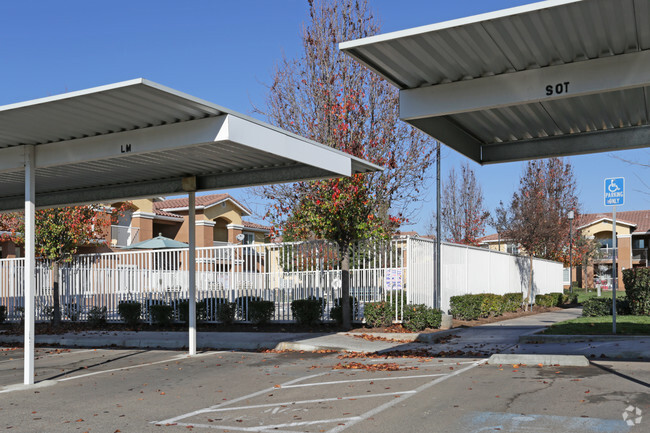 Building Photo - Rosewood Villas