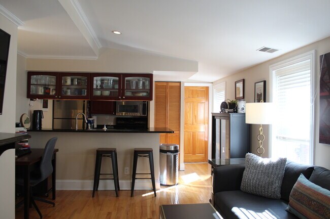 Living Room/Bar Counter - 1726 Wallace St