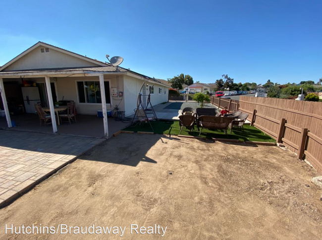 Building Photo - 3 br, 2 bath House - 1966 Avenida De La Cruz