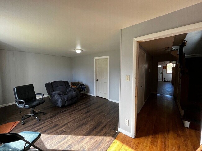 Foto del edificio - 5BR Home Minutes to WWU – Pre-Leasing Sept 2026