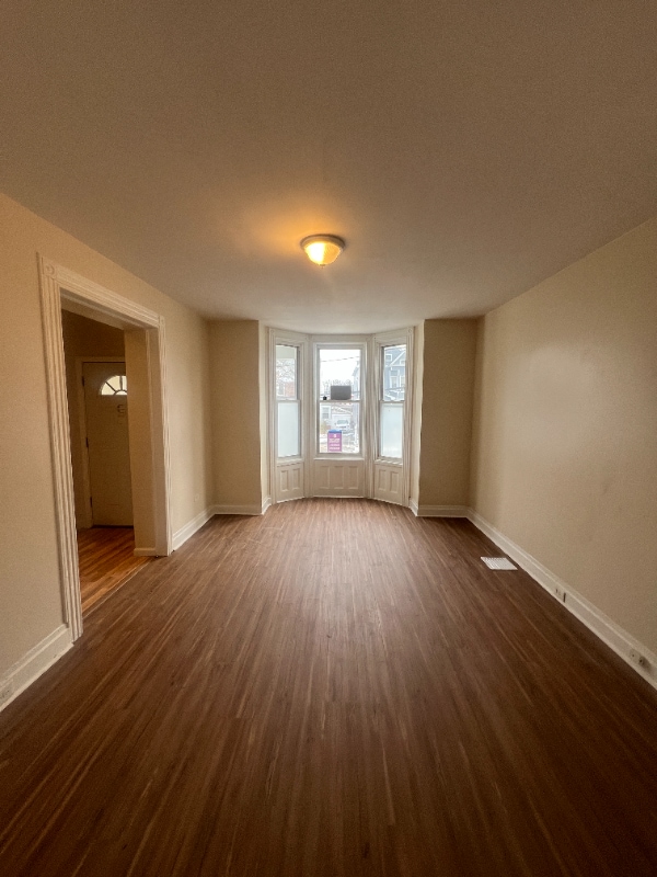 Building Photo - 260 N 7th St