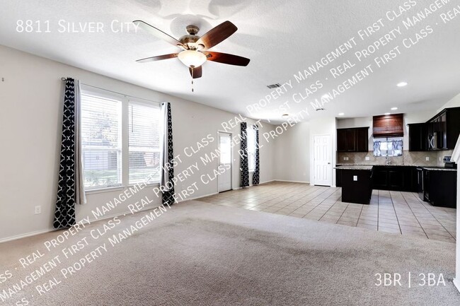 Foto del edificio - 8811 Silver City