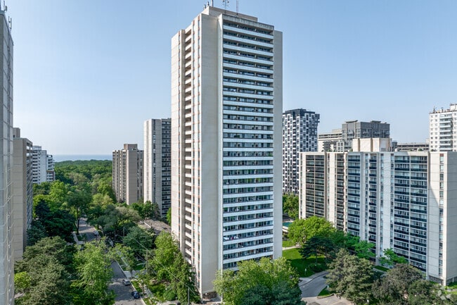 Building Photo - 299 Glenlake (Toronto) Limited