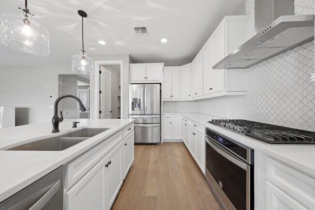 Building Photo - 2527 E Nancy Ln