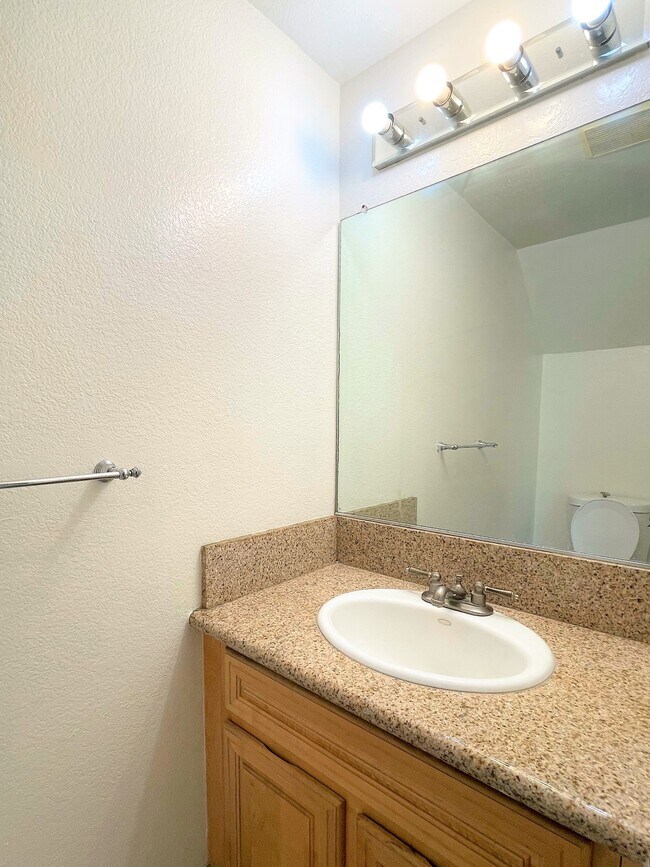 Half Bath Downstairs - 11052 Lower Azusa Rd