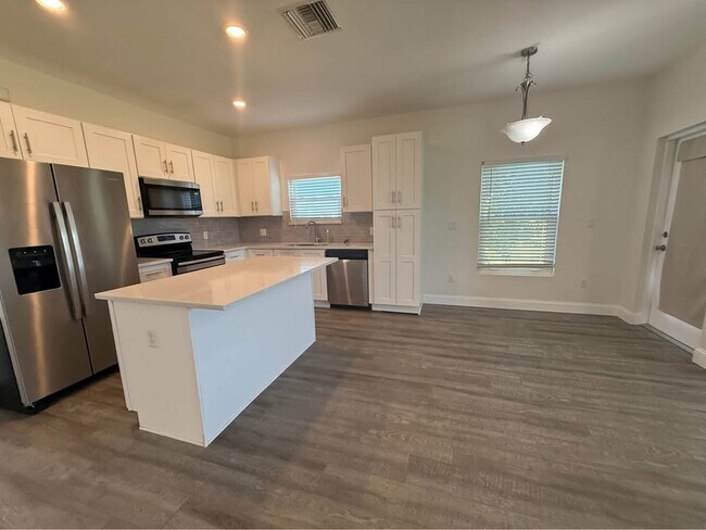 Foto del edificio - 2215 Andalusia Blvd