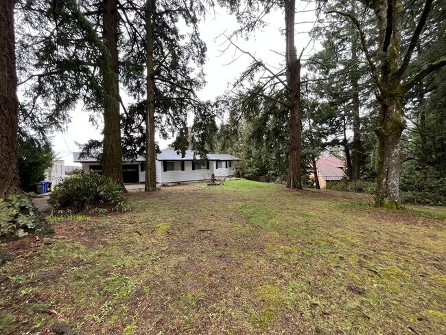 Foto del edificio - Beautiful 3 Bed, 2 Bath Duplex in NW Portl...