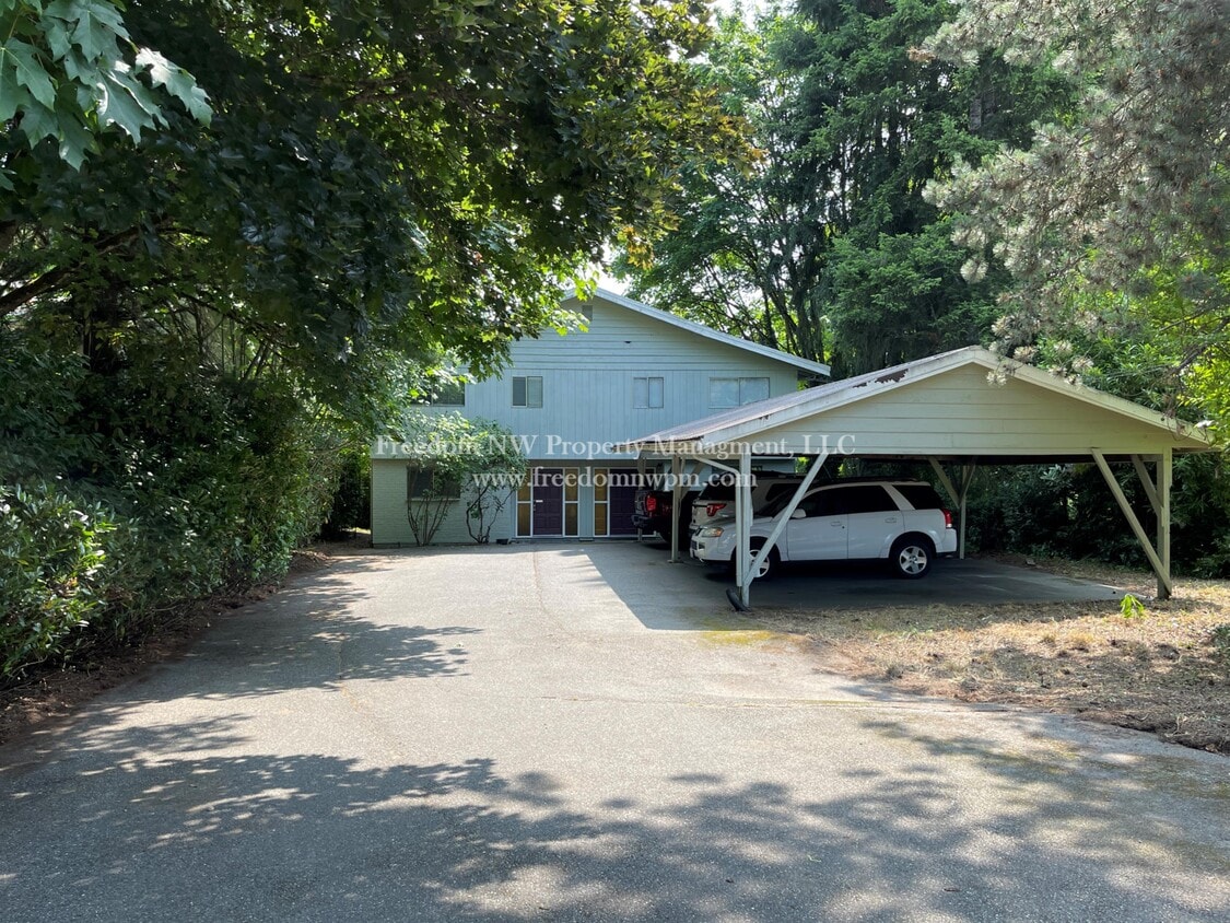 112 N 3rd Ave SW, Tumwater, WA 98512 Townhome Rentals in Tumwater WA