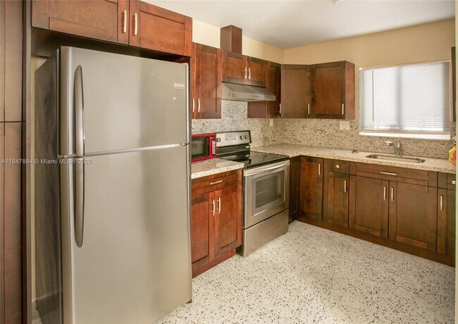 Foto del edificio - 8846 SW 25th St