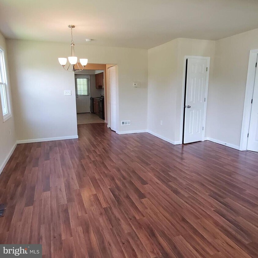 Foto principal - 4710 Temple Hill Rd
