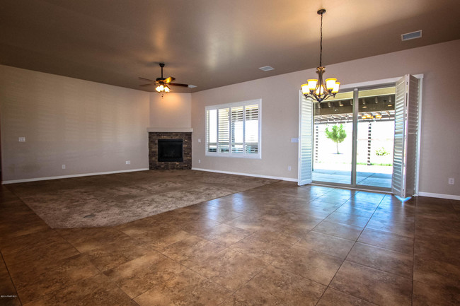Building Photo - 9470 Great Dane Dr