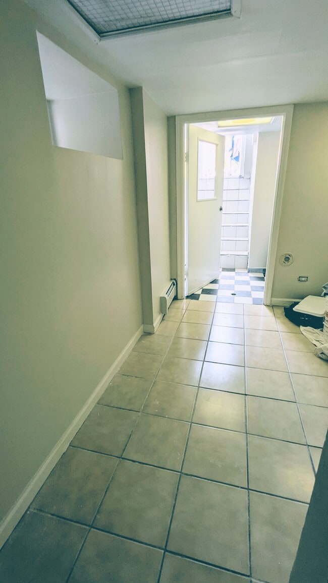 Entryway plus bonus room - 84-24 129th St