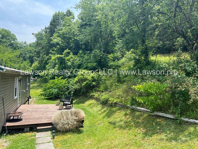 Foto del edificio - Close to Carvins Cove- One Level Living with Hobby Shed