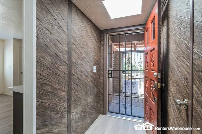 Building Photo - Spacious updated 4 Bed, 3 Bath home in Tucson