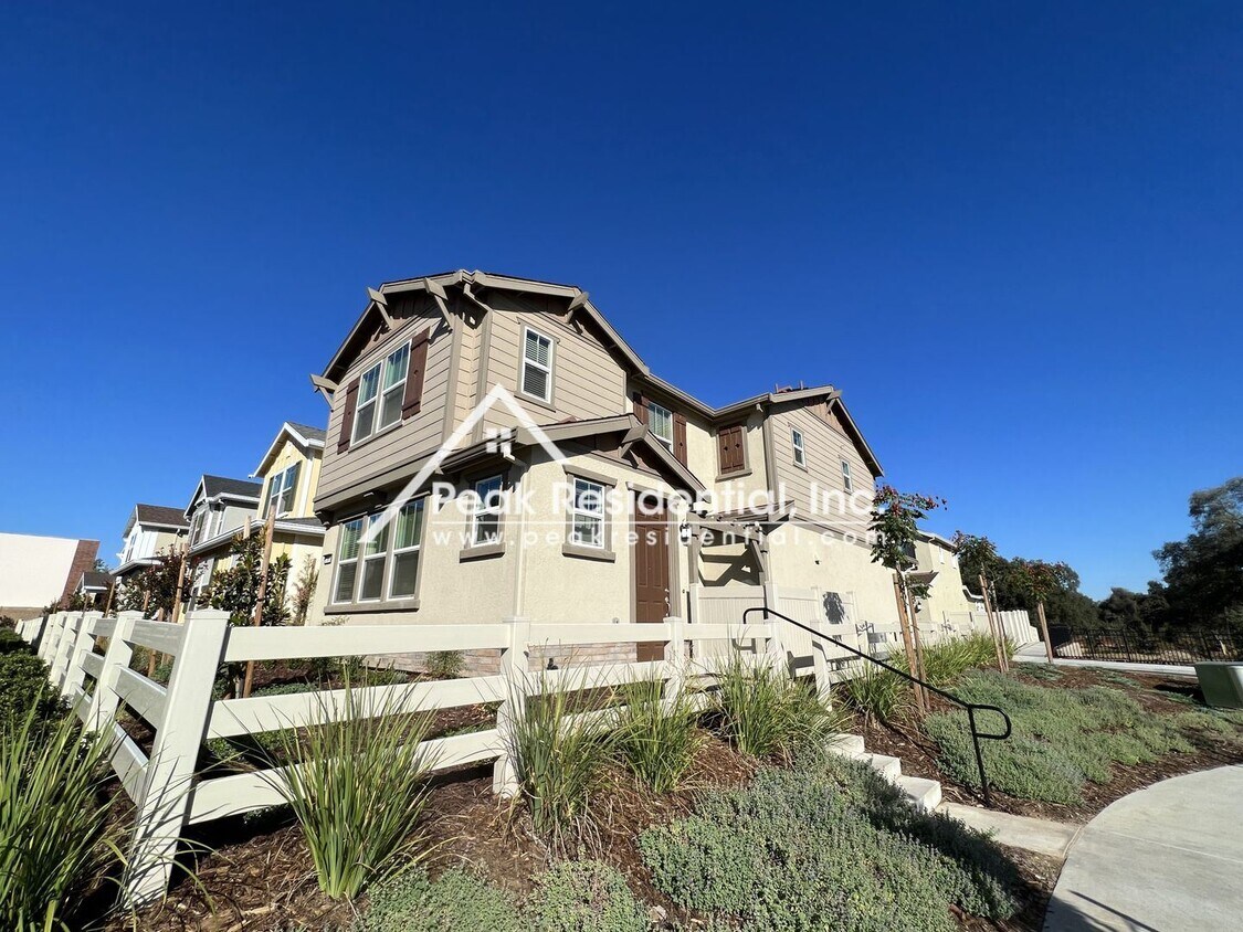 Primary Photo - 3 br, 2.5 bath House - 7868 Paseo De Daly