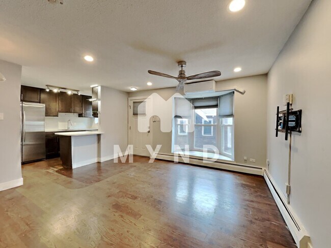 Building Photo - 1355 Gaylord Unit 6