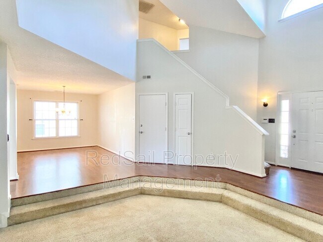 Building Photo - 1025 Woodsmans Reach