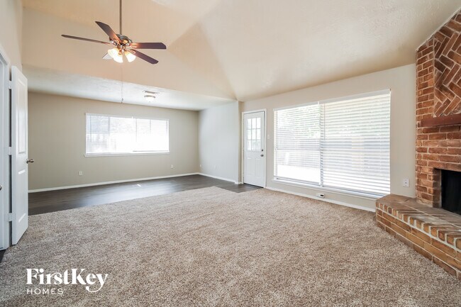 Foto del edificio - 8634 Huntermoor Cir