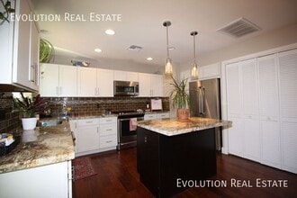 Building Photo - 6857 E Osborn Rd