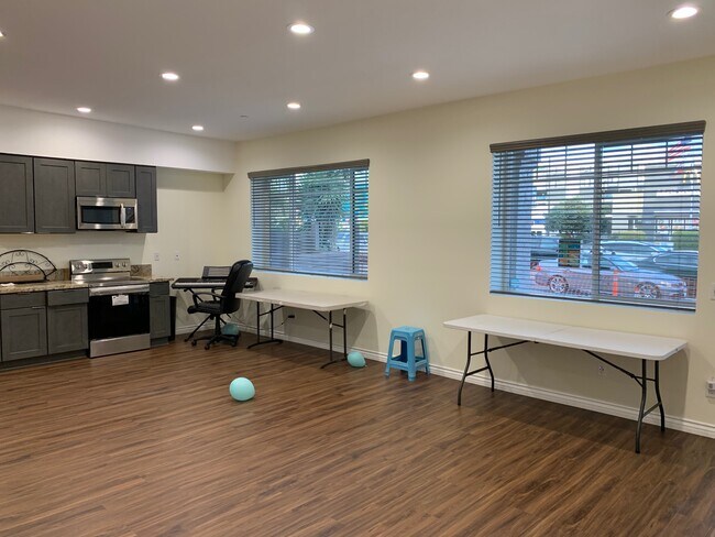 Building Photo - 4730 Mission Bay Dr