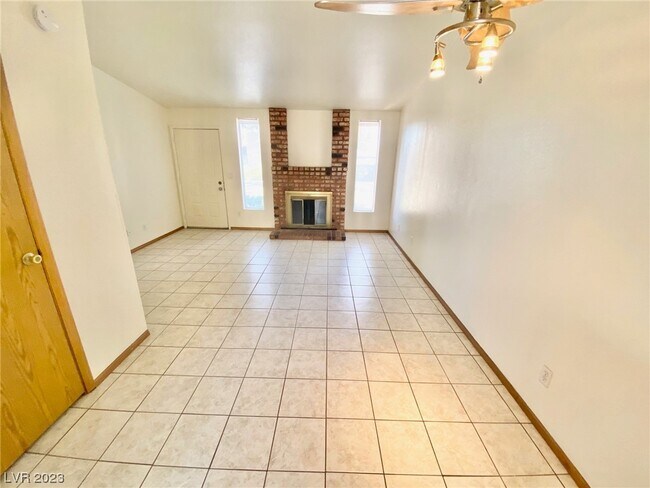 Building Photo - 1642 Discus Dr