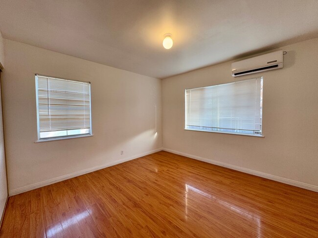 Foto del edificio - Three Bedroom, One Bathroom Temple City Ho...