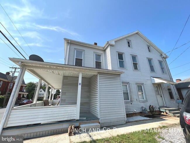 Building Photo - 3 Bedroom Home located in Hanover Area Sch...