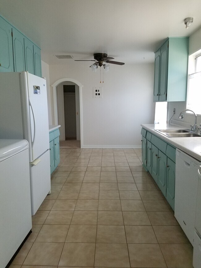 Cocina - 1217 1st St