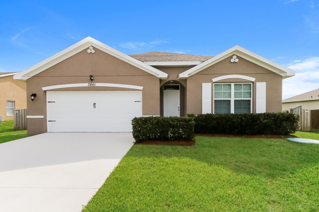 Foto principal - 3861 SW Kakopo St
