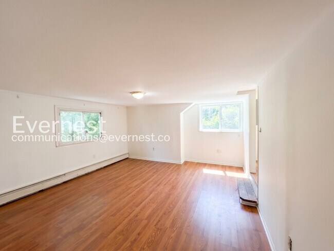 Foto del edificio - 305 N Boundary St