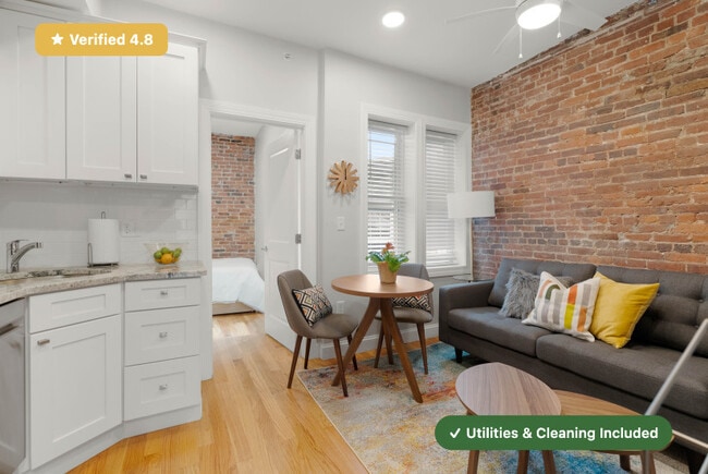 Foto del edificio - Furnished Private Bedroom in North End