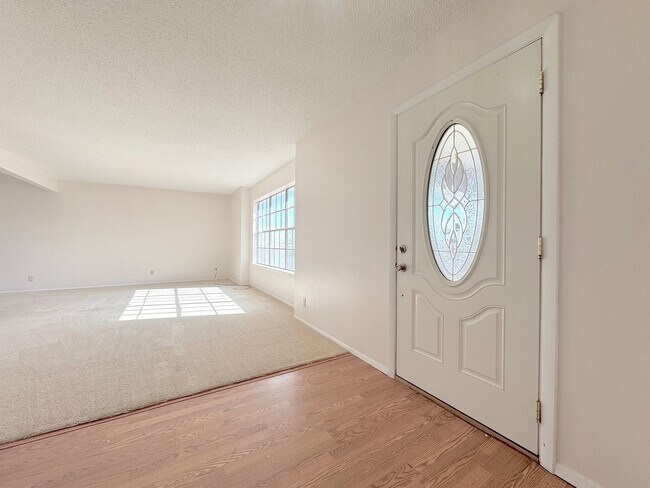 Foto del edificio - Mountain Park 5bed/3bath with Refrig A/C and Mountain Views!