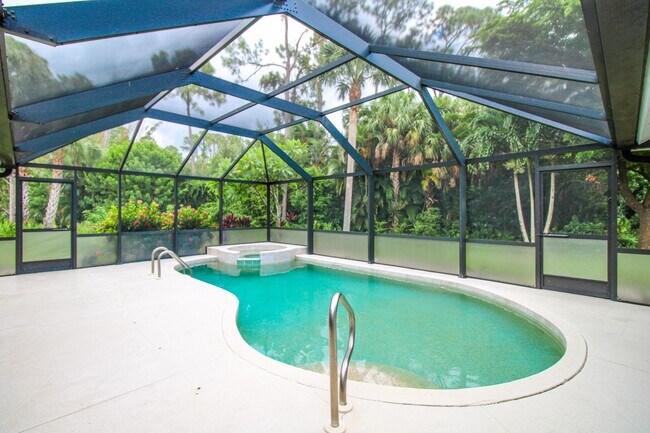 Building Photo - ** BEST LOCATION ** PRIVATE POOL HOME 4/2 ...