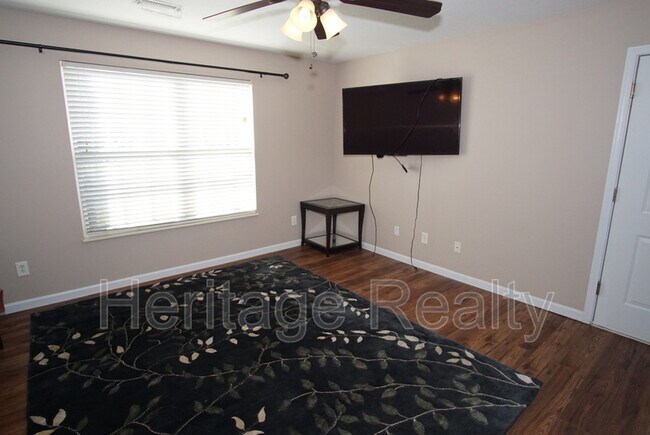Foto del edificio - 4820 Poplar Crest Way