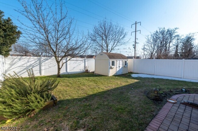 Building Photo - 402 Fay Ave
