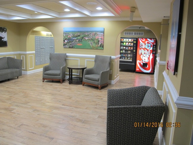 Common Area - 4313 Knox Rd