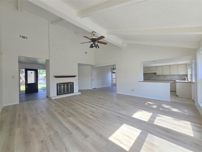 Building Photo - 2946 Jenny Dr