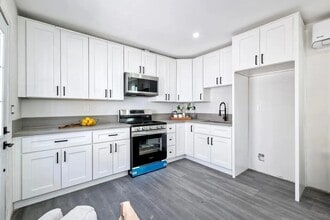 Building Photo - 1059 Emory St